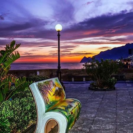 Vila Torrevarata Vacanze Santa Teresa Di Riva Exteriér fotografie