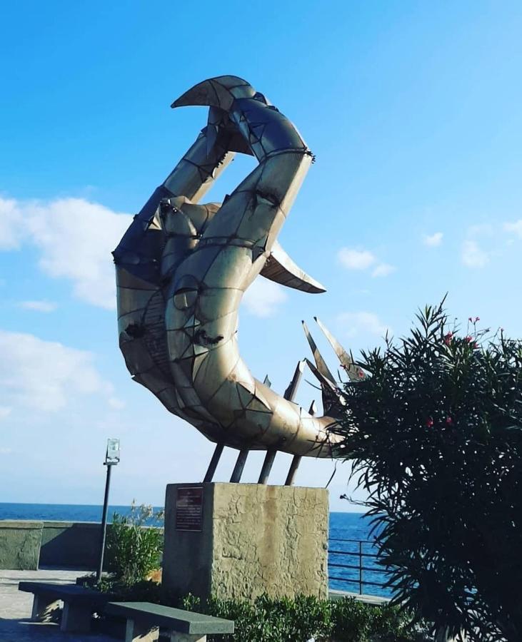 Vila Torrevarata Vacanze Santa Teresa Di Riva Exteriér fotografie