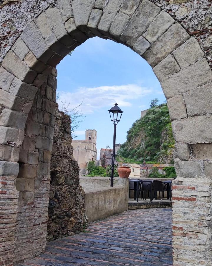 Vila Torrevarata Vacanze Santa Teresa Di Riva Exteriér fotografie